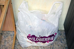 Ритейлер Wildberries перешёл на экологичные пакеты. Да не на те.